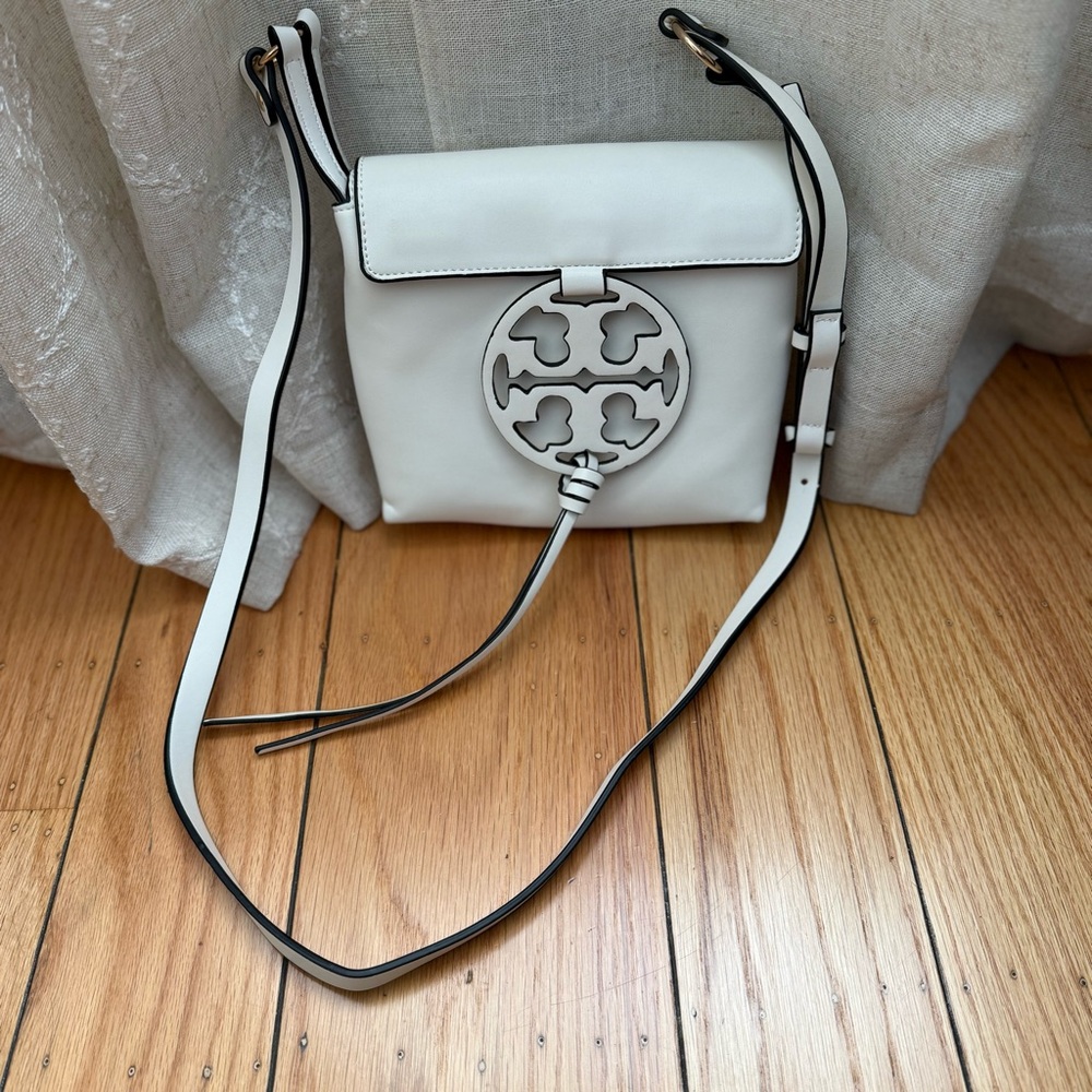 Tory Burch Crossbody miller bag in great condition